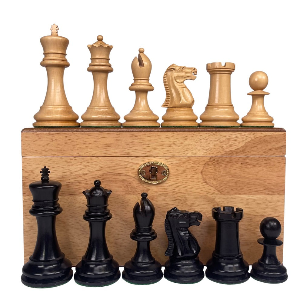 Staunton Chess Pieces with a Oak Box 