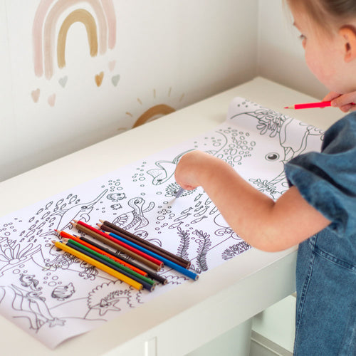 Kid colouring ocean artist roll 