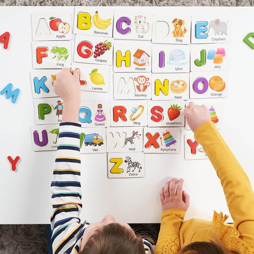  Children matching letters to pictures 